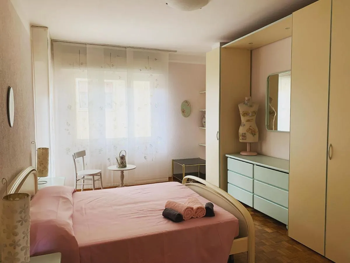 Casa Viola Vicino Al Mare By Smart-Home Vallecrosia Italy